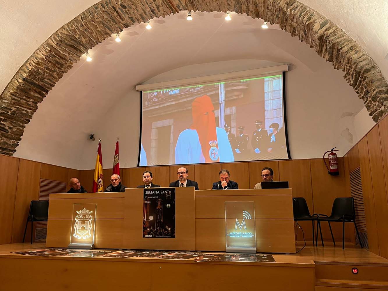 Presentación del cartel de la Semana Santa de Ponferrada 2025 
