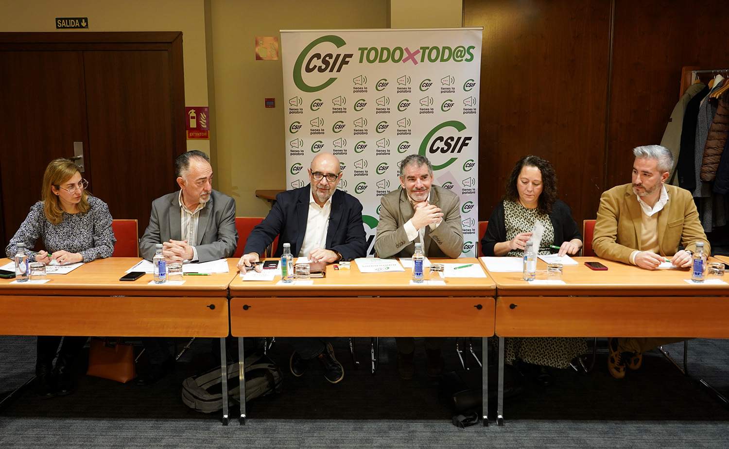 Miriam Chacón ICAL. El presidente nacional de CSIF, Miguel Borra, y el responsable autonómico del sindicato, Benjamín Castro, analizan la situación de la negociación del concierto sanitario de Muface.
