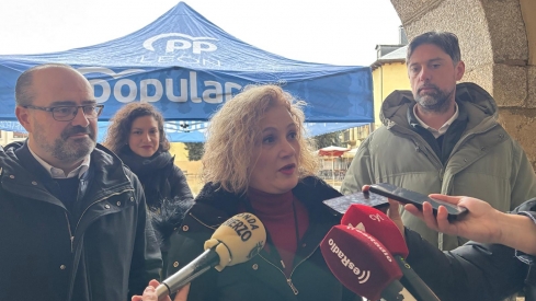 El PP del Bierzo se suma a la recogida de firmas para exigir al Gobierno de Sánchez el incremento de las pensiones, las ayudas al transporte y a los afectados por la DANA