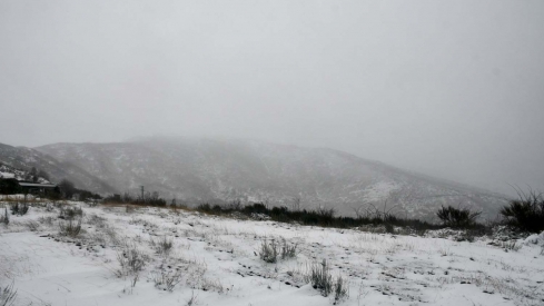 La borrasca Herminia deja un manto de nieve en San Cristobal de Valdueza  (34)