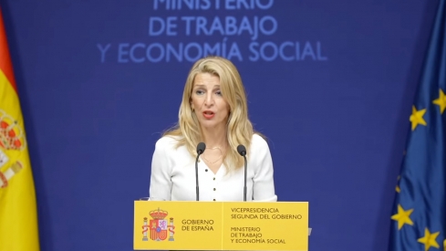 Gobierno y sindicatos acuerdan subir 50 euros el SMI sin el respaldo de CEOE y Cepyme