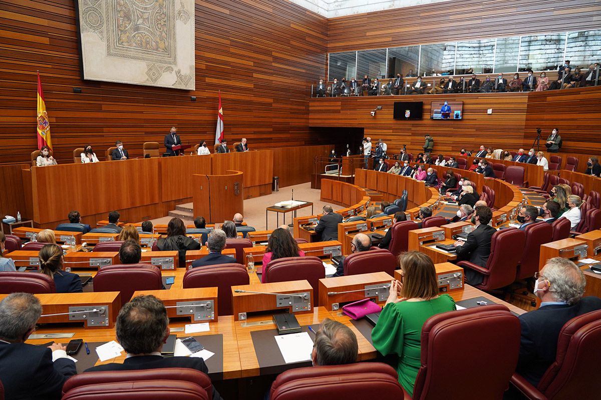 Pleno de constitución de las Cortes de Castilla y León