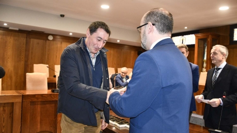  Imposición de insignias a los jubilados del Ayuntamiento de Ponferrada (8)