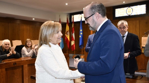  Imposición de insignias a los jubilados del Ayuntamiento de Ponferrada (24)