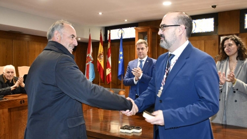  Imposición de insignias a los jubilados del Ayuntamiento de Ponferrada (22)