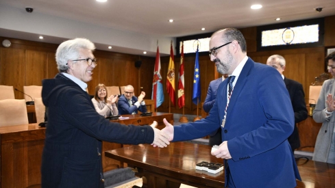  Imposición de insignias a los jubilados del Ayuntamiento de Ponferrada (20)