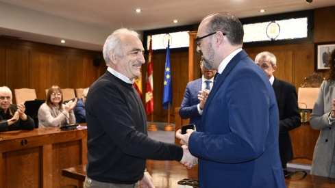  Imposición de insignias a los jubilados del Ayuntamiento de Ponferrada (19)