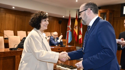  Imposición de insignias a los jubilados del Ayuntamiento de Ponferrada (10)
