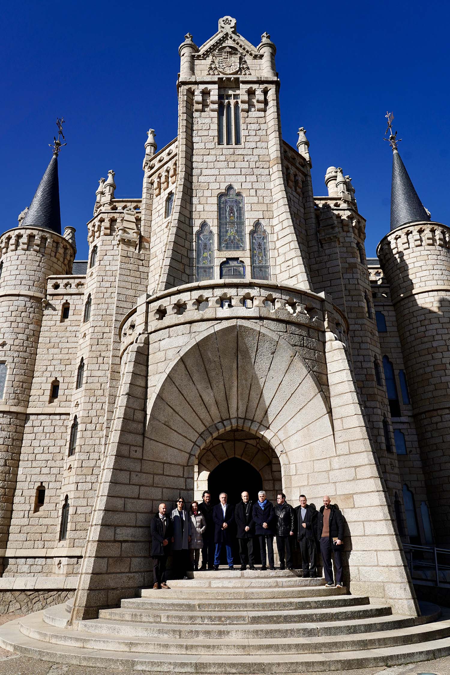 Campillo / ICAL. Presentación del proyecto Palacio de Gaudí 2026, con la presencia del director del Palacio, Víctor Murias; el escultor Amancio González; el obispo de Astorga, Jesús Fernández, y el delegado territorial de la Junta, Eduardo Diego, entre otros Campillo / ICAL. Presentación del proyecto Palacio de Gaudí 2026, con la presencia del director del Palacio, Víctor Murias; el escultor Amancio González; el obispo de Astorga, Jesús Fernández, y el delegado territorial de la Junta, Eduardo Diego, entre otros