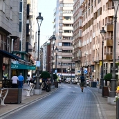 Una calle del centro de Ponferrada, con activi Una calle del centro de Ponferrada, con activi