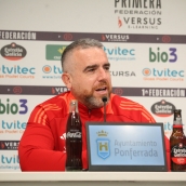 Javier Rey, entrenador de la Sociedad Deportiva Ponferradina
