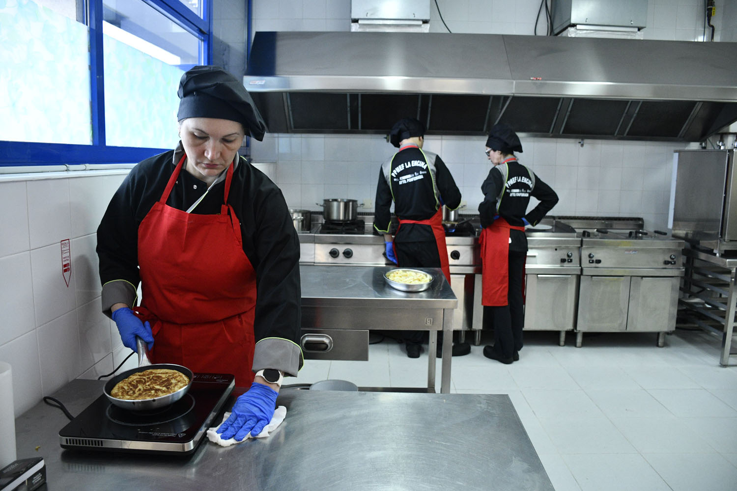 Participantes del programa de hostelería en Flores del Sil