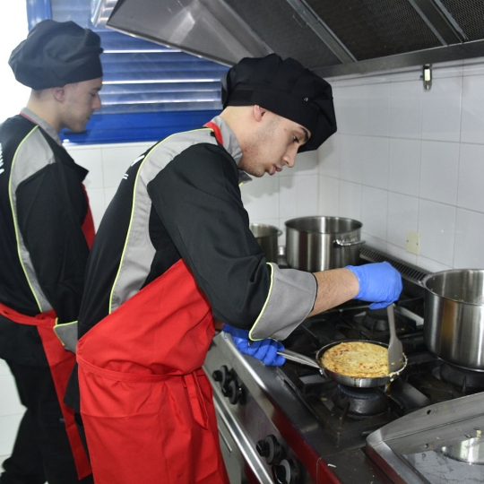 Participantes del programa de hostelería en Flores del Sil
