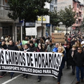 Manifestación contra el cambio de horarios en el servicio de autobuses de Ponferrada | Dani Merino