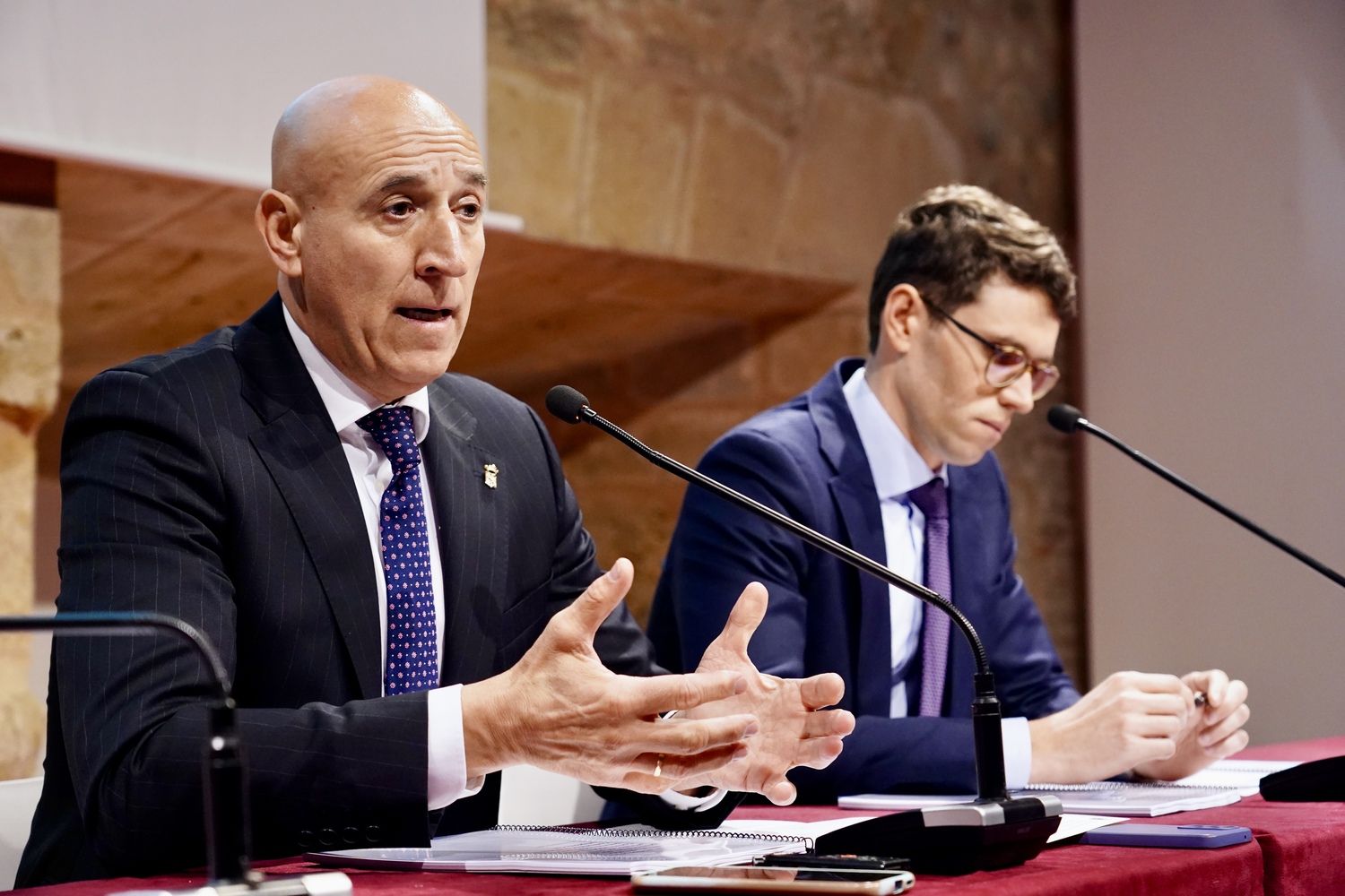 Presentación del informe jurídico sobre el proceso de autonomía para León | Campillo / ICAL