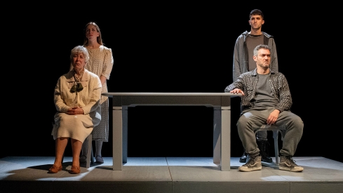 Micomicom Teatro presenta en el Bergidum "Nuestros Muertos"