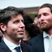 El CEO de OpenAI, Sam Altman (izquierda), asiste a un evento en la Cumbre de Acción sobre inteligencia artificial (IA), en París, Francia