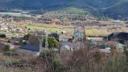 Caminones de Minarsa sacan carbón del Pozo Alicia
