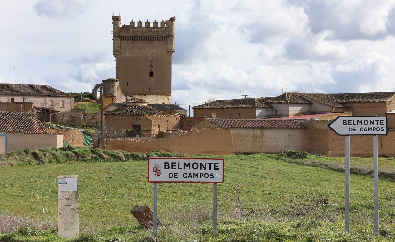 Brágimo / ICAL . Castillo de Belmonte de Campos (Palencia)