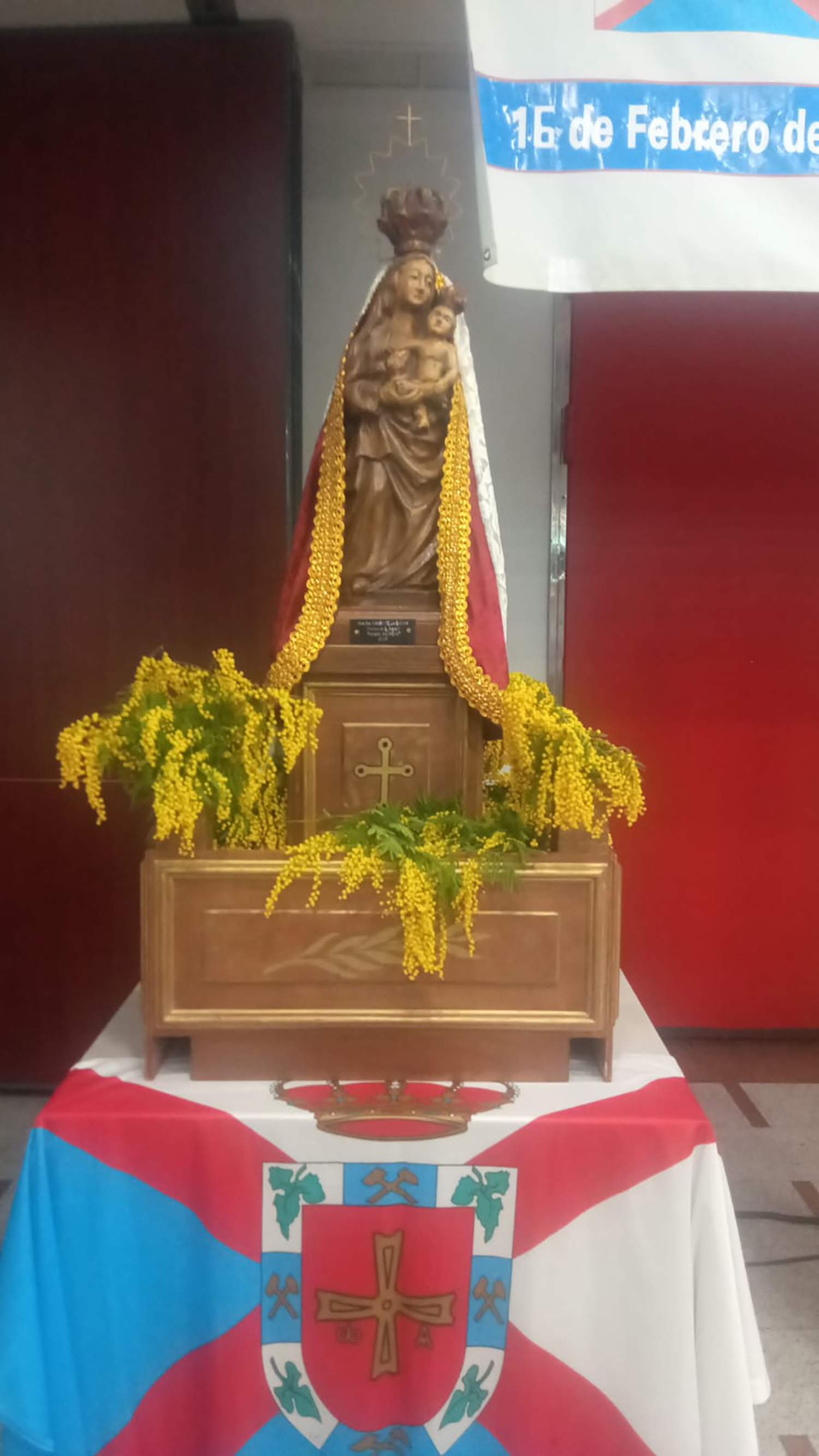 Réplica de la Virgen de la Encina en Plinyà (Barcelona)