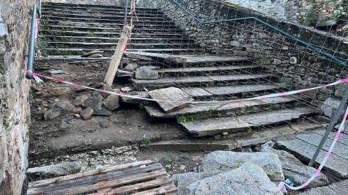 Escalinata colegiata Villafranca del Bierzo .