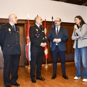 El alcalde de Ponferrada, Marco Morala, con el nuevo comisario Roberto Morán