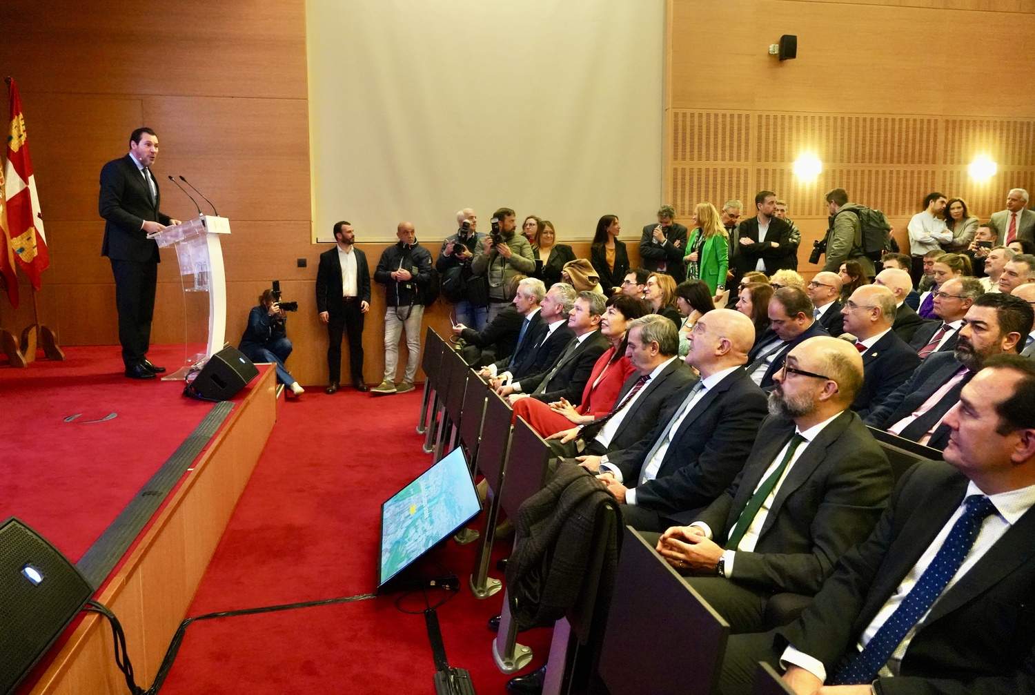 El ministro de Transportes y Movilidad Sostenible, Óscar Puente, presenta el proyecto de la nueva estación de tren de Valladolid Campo Grande| Leticia Pérez / ICAL El ministro de Transportes y Movilidad Sostenible, Óscar Puente, presenta el proyecto de la nueva estación de tren de Valladolid Campo Grande| Leticia Pérez / ICAL