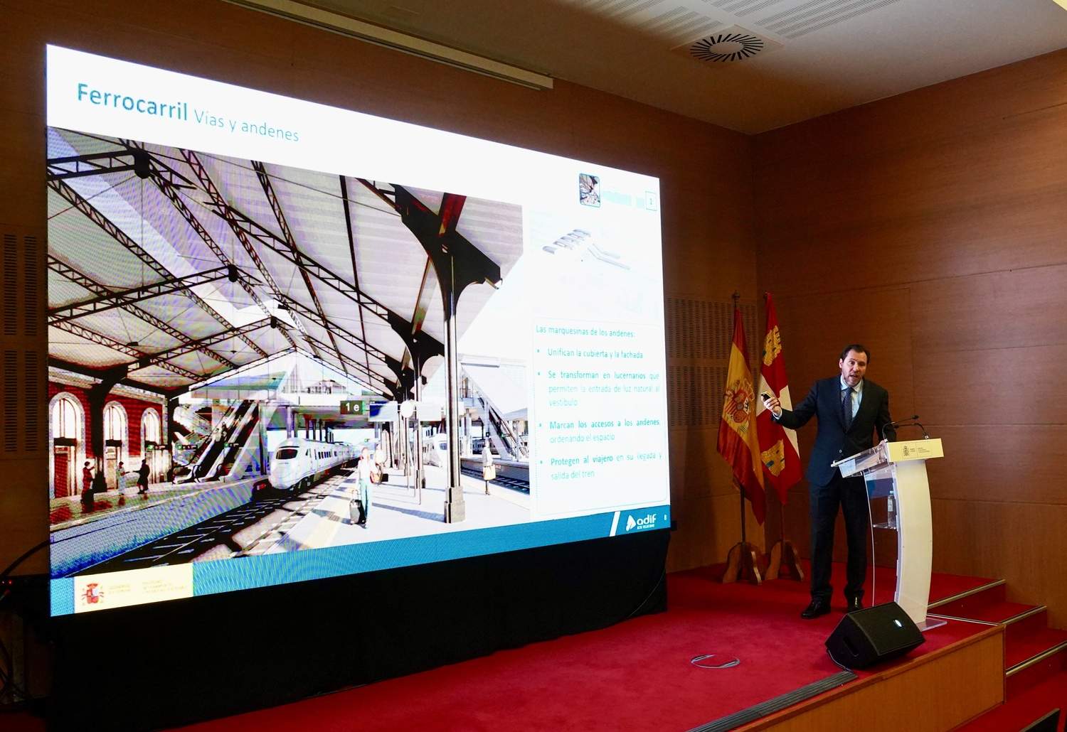 El ministro de Transportes y Movilidad Sostenible, Óscar Puente, presenta el proyecto de la nueva estación de tren de Valladolid Campo Grande| Leticia Pérez / ICAL El ministro de Transportes y Movilidad Sostenible, Óscar Puente, presenta el proyecto de la nueva estación de tren de Valladolid Campo Grande| Leticia Pérez / ICAL