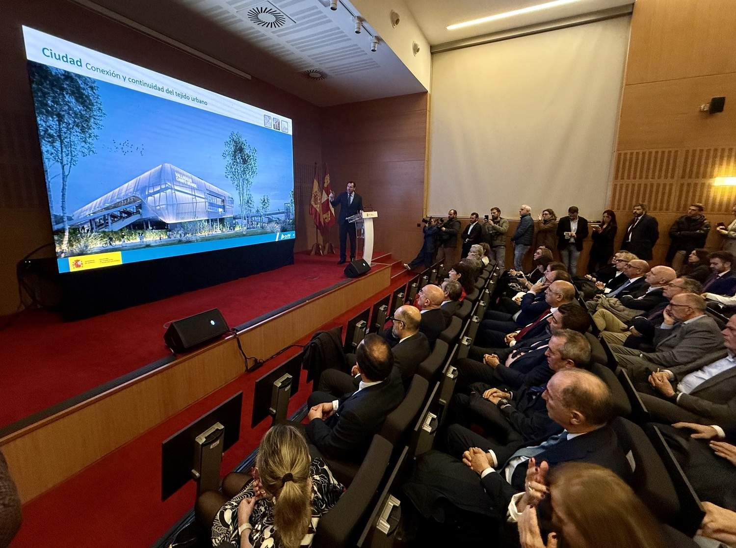 El ministro de Transportes y Movilidad Sostenible, Óscar Puente, presenta el proyecto de la nueva estación de tren de Valladolid Campo Grande| Leticia Pérez / ICAL El ministro de Transportes y Movilidad Sostenible, Óscar Puente, presenta el proyecto de la nueva estación de tren de Valladolid Campo Grande| Leticia Pérez / ICAL