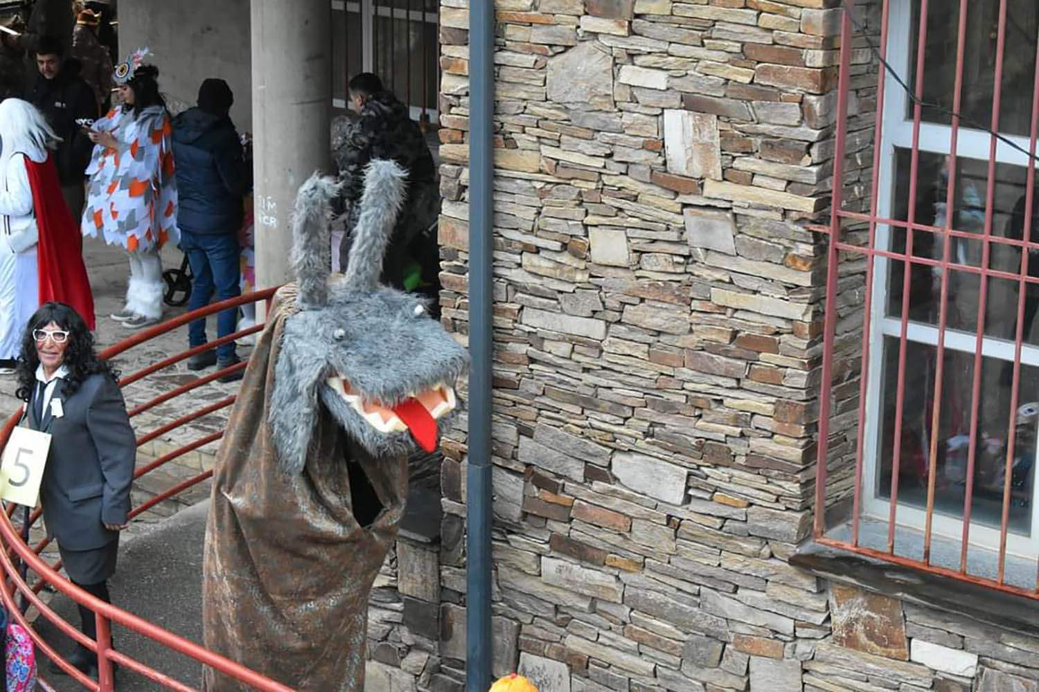 Tremor de Arriba se prepara para celebrar el carnaval más tradicional con desfile y un 'antruejo' con las burras y mas osadas