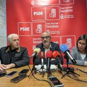 PSOE Ponferrada en una rueda de prensa sobre el solar del antiguo cuartel de la Guardia Civil