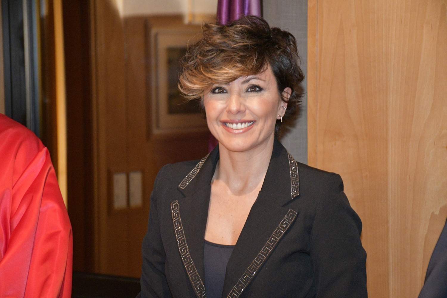 Firma de SonsolesÓnega en el libro de honor de Bembibre 