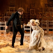 El Teatro Bérgidum de Ponferrada conmemora el Día de la Mujer con 'Del color de la leche' sobre el precio que tiene que pagar una joven por aprender a leer