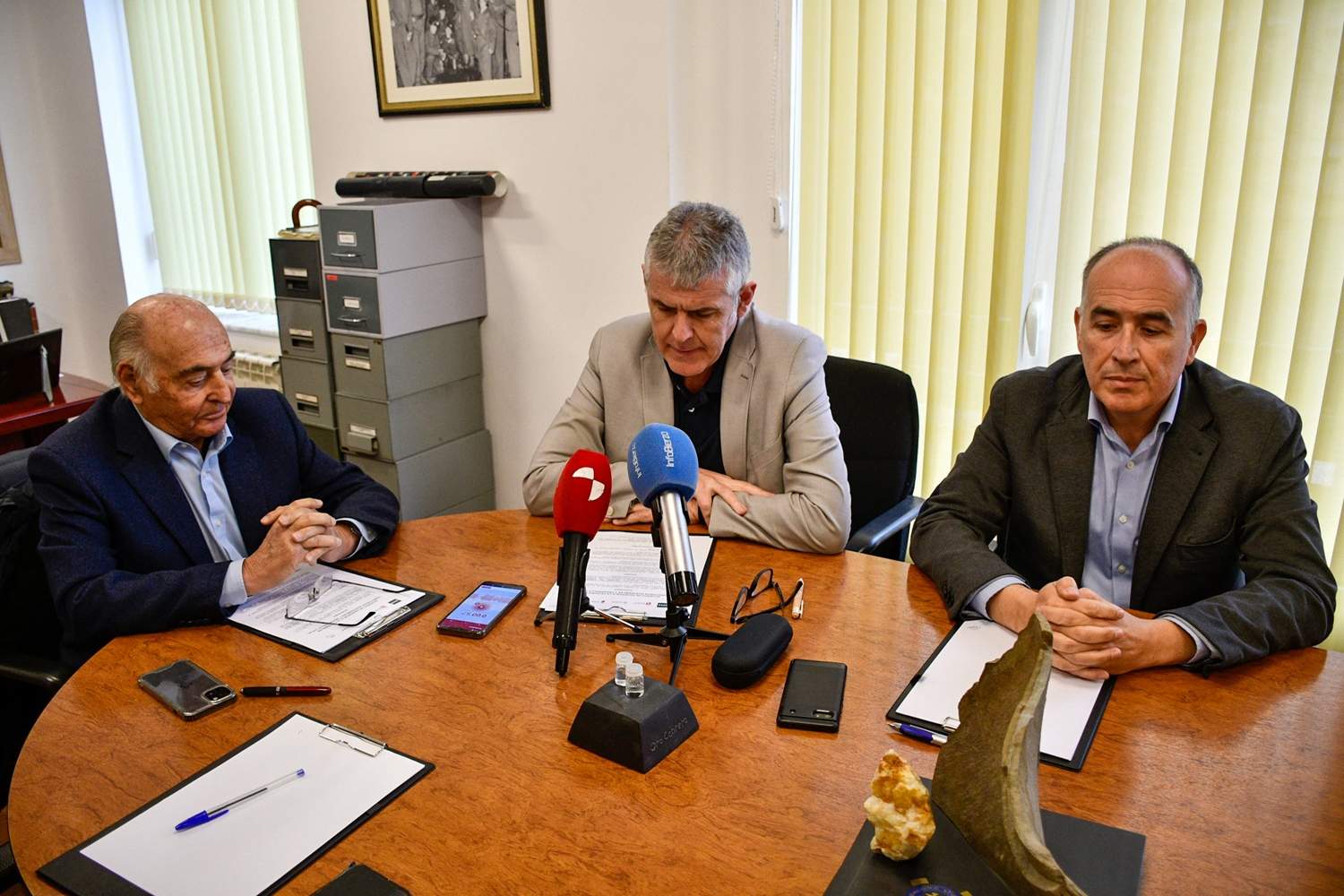 Firma del convenio entre Fundación Cultura Minera y la UNEd 