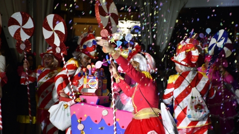 Desfile del Sábado de Piñata en Villafranca del Bierzo | Dani Merino Desfile del Sábado de Piñata en Villafranca del Bierzo | Dani Merino
