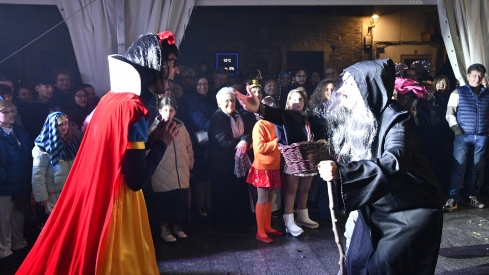 Desfile del Sábado de Piñata en Villafranca del Bierzo | Dani Merino Desfile del Sábado de Piñata en Villafranca del Bierzo | Dani Merino