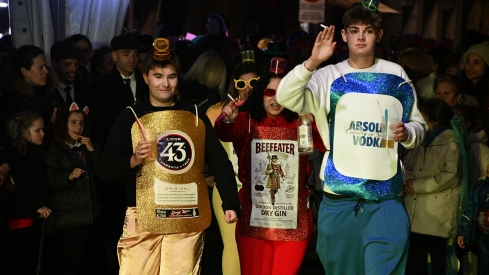 Desfile del Sábado de Piñata en Villafranca del Bierzo | Dani Merino Desfile del Sábado de Piñata en Villafranca del Bierzo | Dani Merino