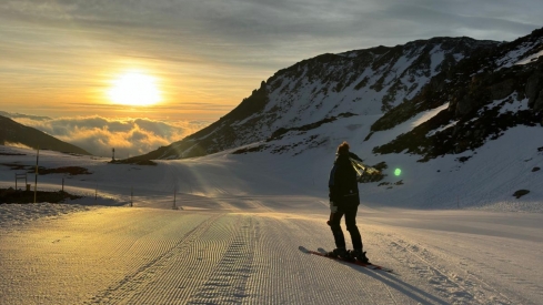 La estación de esquí de San Isidro recibe más de 8.000 visitantes durante el carnaval