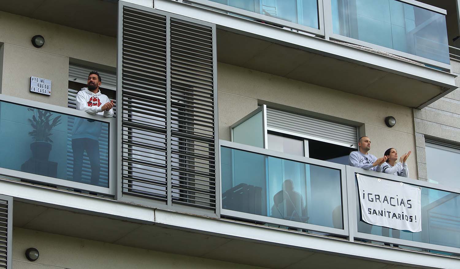 César Sánchez ICAL. Aplauso a los sanitarios en Ponferrada