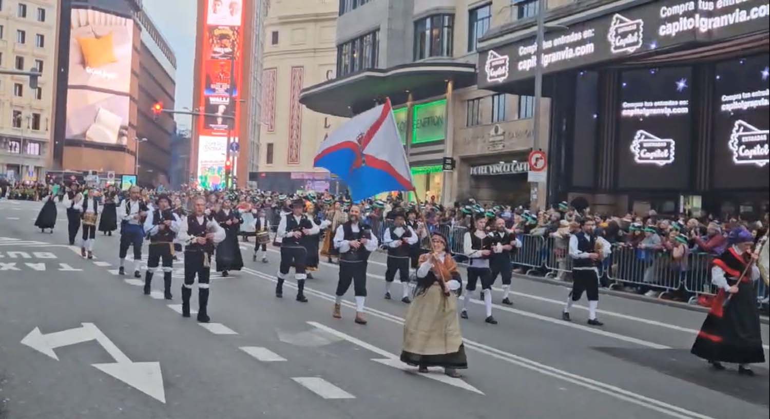 Representación del Bierzo en el desfile de San Patricio de Madrid