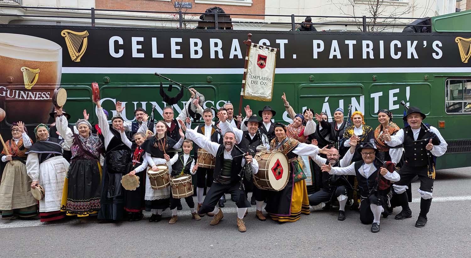 Los Templarios del Oza en el desfile de San Patricio