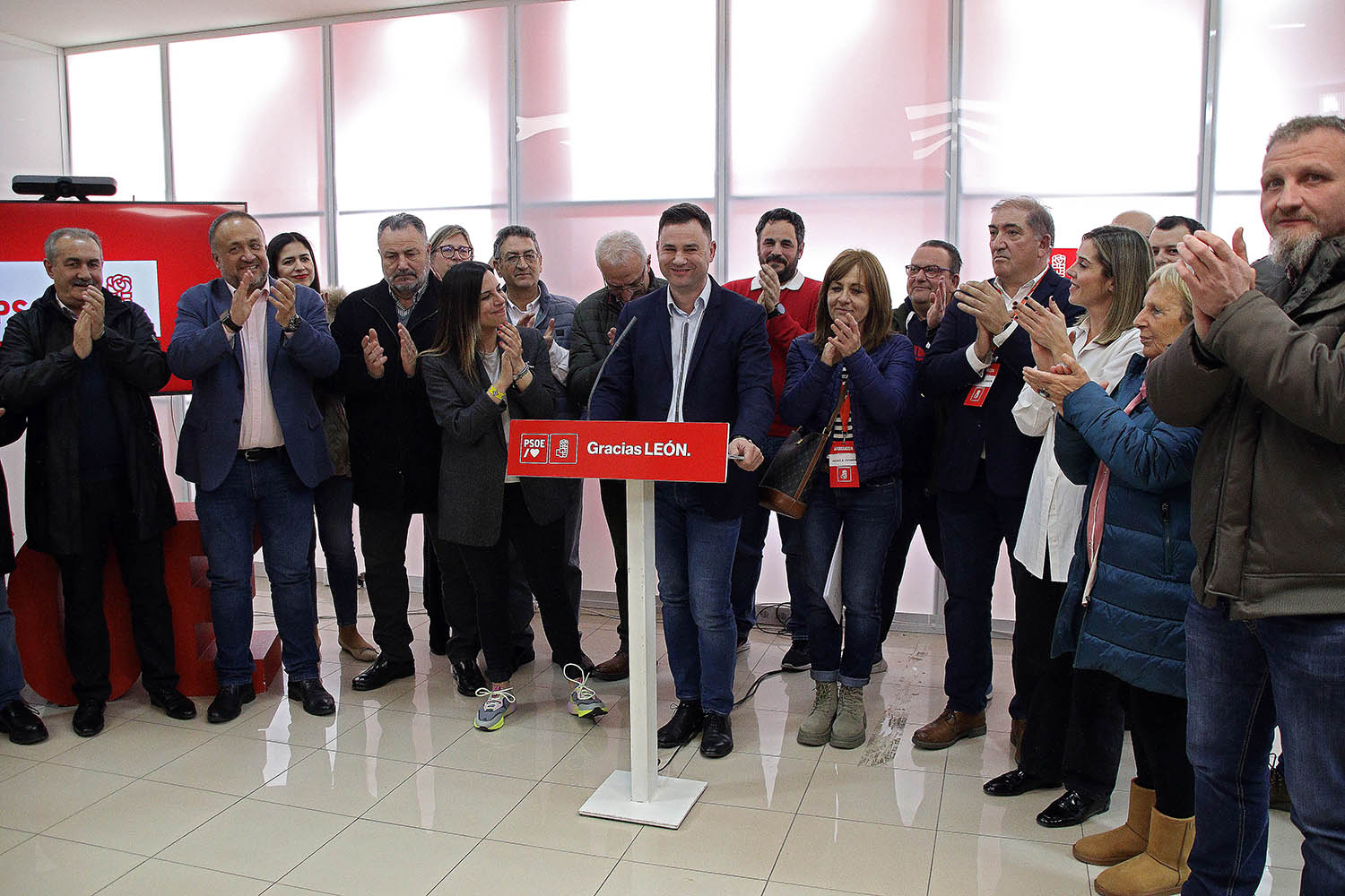 Cendón gana las primarias 