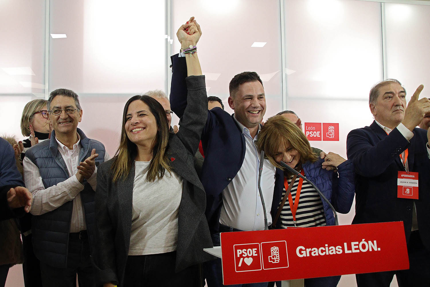 Cendón gana las primarias 