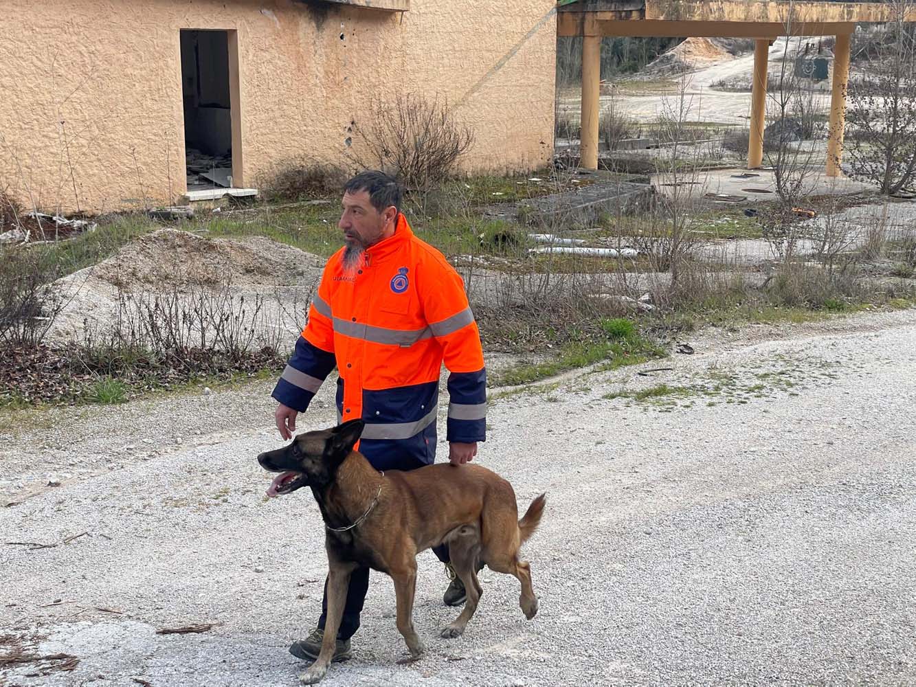 La Unidad Canina de PROTEMER (Lago de Carucedo) estrena nuevo material junto a los seis perros del equipo (7) La Unidad Canina de PROTEMER (Lago de Carucedo) estrena nuevo material junto a los seis perros del equipo (7)