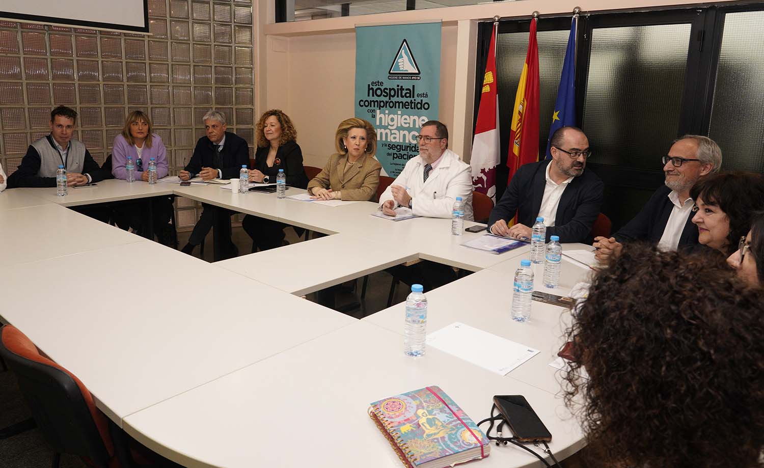 César Sánchez ICAL. La gerente regional de Salud, Violeta Martínez, preside la primera reunión de la Comisión de seguimiento del Plan de Garantía Asistencial para El Bierzo junto al gerente de Asistencia Sanitaria (4