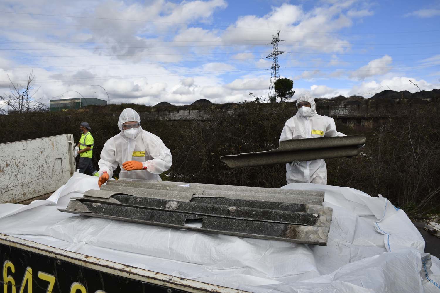 Vertederos ilegales en Ponferrada. Uralita amianto (2)