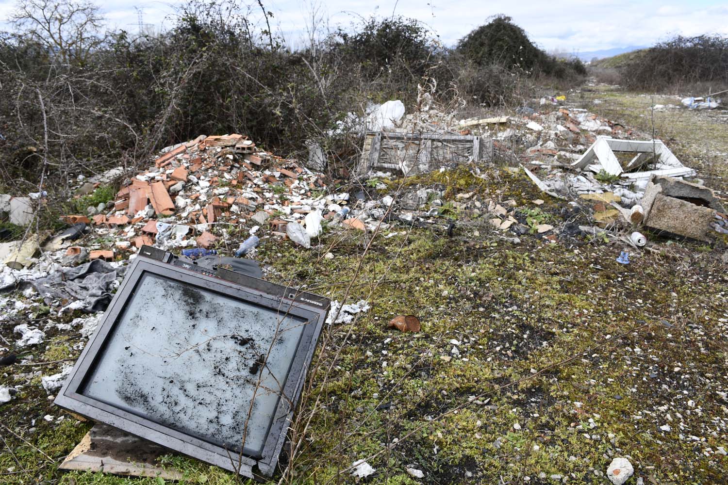 Vertederos ilegales en Ponferrada (7)