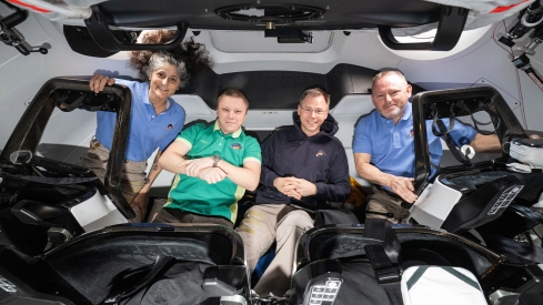 Los astronautas de la NASA Nick Hague, Suni Williams y Butch Wilmore, junto con el cosmonauta de Roscosmos Aleksandr Gorbunov (SpaceX)