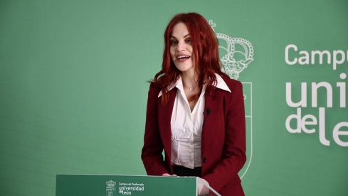 Visita de la astronauta Sara García al campus de Ponferrada 