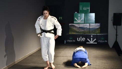 Presentación del libro Orbitas de Sara García (10)